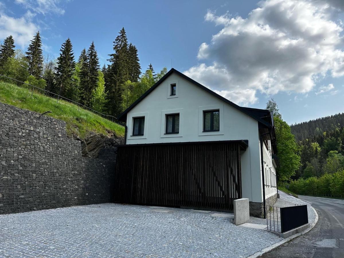 Rakosarna Suites & Apartments Szpindlerowy Młyn Zewnętrze zdjęcie